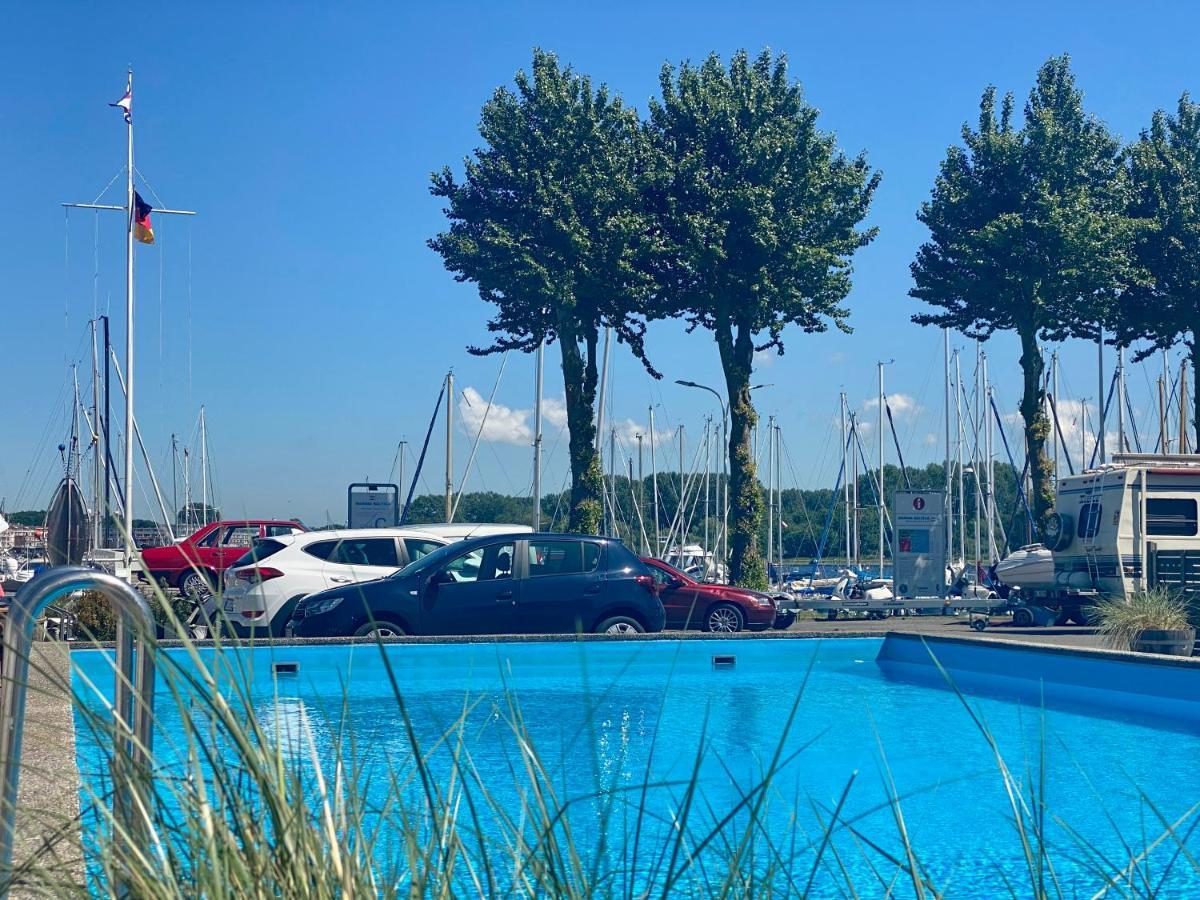 Hotel Hausboot mit Traumlage in Travemünde Lubeca Exterior foto